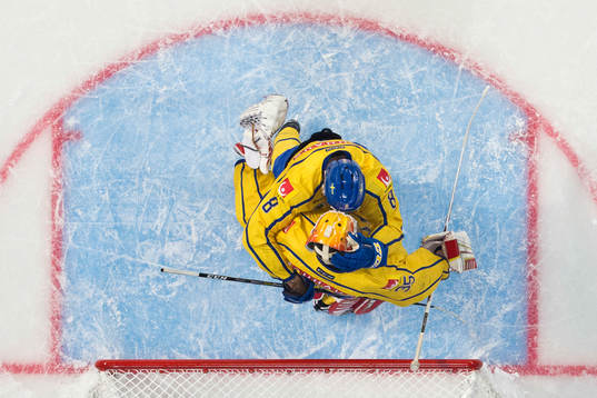 Bläddra bland fler bilder av Ishockey, Karjala Cup, Kanada - Sverige