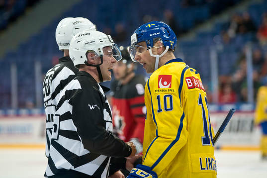 Joakim Lindström #10, Sweden get penalty for delaying the