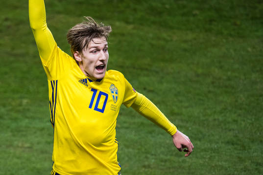 Sveriges Emil Forsberg reagerar