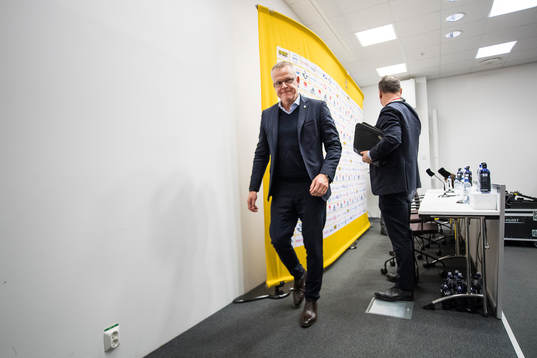 Sveriges förbundskapten Janne Andersson  deltar i en