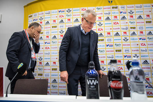 Sveriges förbundskapten Janne Andersson  deltar i en