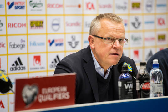Sveriges förbundskapten Janne Andersson  deltar i en