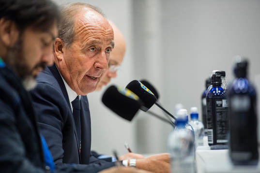 Italiens förbundskapten Gian Piero Ventura deltar i en
