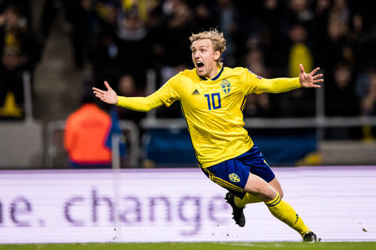 Sveriges Emil Forsberg jublar