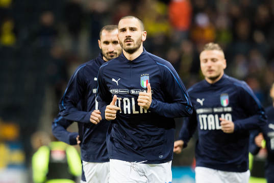 Italiens Leonardo Bonucci värmer upp före