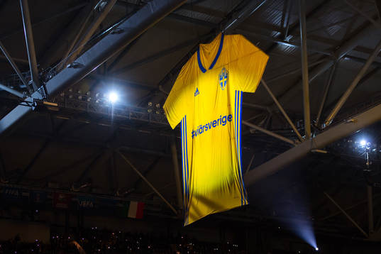Stor matchtröja i taket