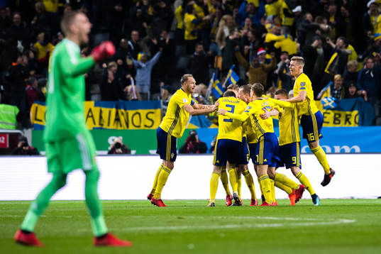 Sveriges spelare jublar