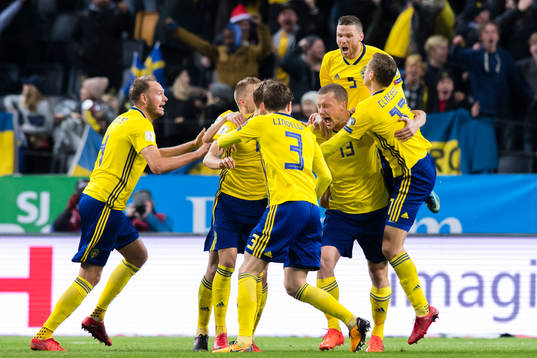 Sveriges spelare jublar