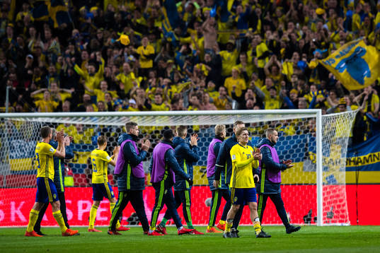 Sveriges spelare jublar