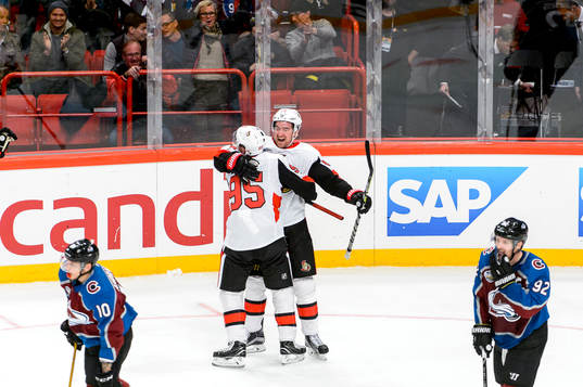 Ottawas Matt Duchene jublar med Mark Stone