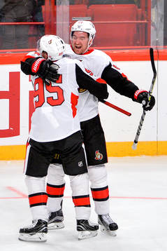 Ottawas Mark Stone jublar med Matt Duchene