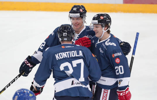 Petri Kontiola #27, Finland, Miro Heiskanen #42, Finland