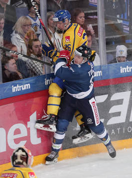 Rasmus Dahlin #26, Sweden and Eeli Tolvanen #20, Finland
