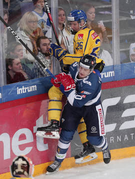 Rasmus Dahlin #26, Sweden and Eeli Tolvanen #20, Finland