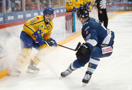 Joakim Lindström #10, Sweden andMiika Koivisto #50, Finland
