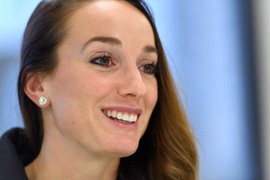 Linköpings Kosovare Asllani blir intervjuad