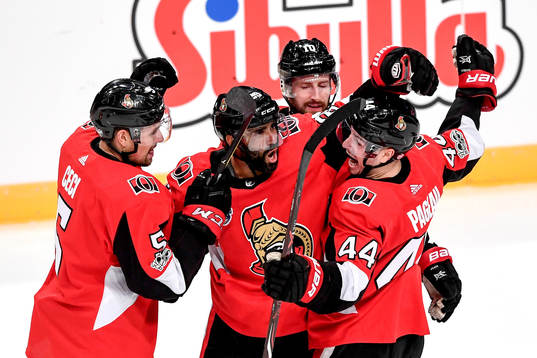 Ottawas Johnny Oduya jublar med lagkamrater