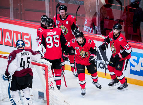 Ottawas Mike Hoffman jublar