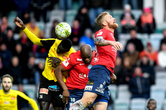 Örgrytes Fredrik Björck och Hakeem Araba och Mjällbys