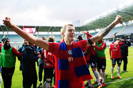 Örgrytes Jacob Ericsson jublar