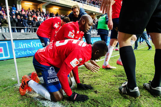 Örgrytes Mohamed Said Adan och Hakeem Araba (målskytt)