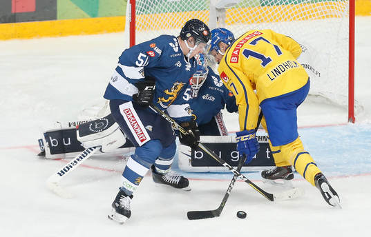 Miika Koivisto #50, Mikko Koskinen #19, Finland and Pär