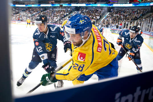 Miro Heiskanen #42, Finland, Dick Axelsson #28, Sweden