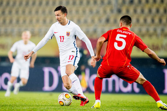Martin Linnes of Norway and Gjoko Zajkov of Macedonia