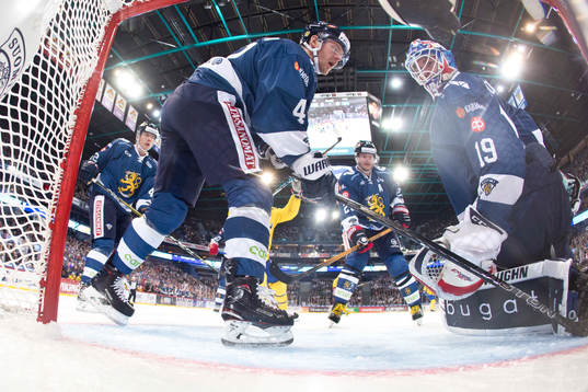 Miro Heiskanen #42, Finland, Ville Lajunen #47, Finland,