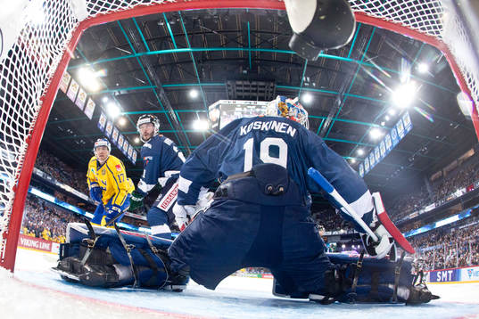 Mikko Koskinen #19, Finland, Pär Lindholm #17, Sweden,