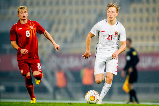 Ezgjan Alioski of Macedonia and Birger Meling of Norway