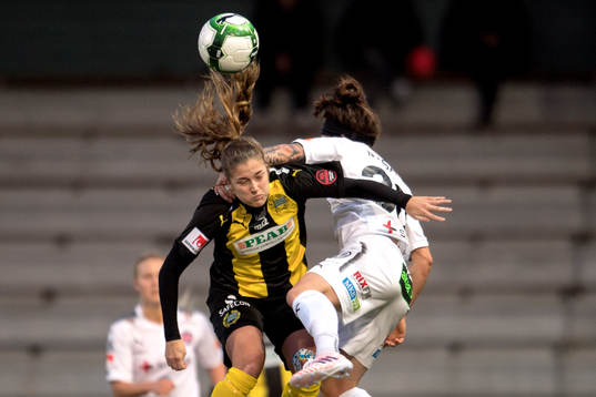 Hammarbys Filippa Angeldal och Rosengårds Ella Masar McLeod