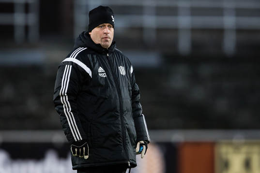 Piteås tränare Stellan Carlsson innan fotbollsmatchen i