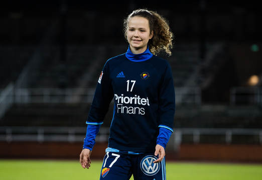 Djurgårdens Julia Walentowicz innan fotbollsmatchen i
