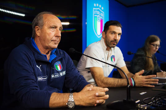 Förbundskapten Gian Piero Ventura och Gianluigi Buffon