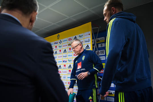 Förbundskapten Janne Andersson och Andreas Granqvist på