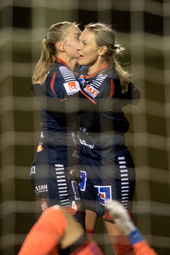 Linköpings Lisa Lantz och Maja Kildemoes jublar