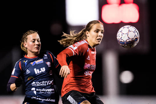 Linköpings Kristine Minde och LB07s Anna Björk