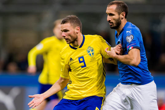 Sveriges Marcus Berg och Italiens Giorgio Chiellini