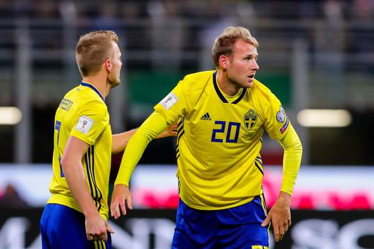 Sveriges Sebastian Larsson och Ola Toivonen
