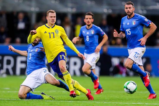 Italiens Eder Citadin Martins, Sveriges Viktor Claesson,