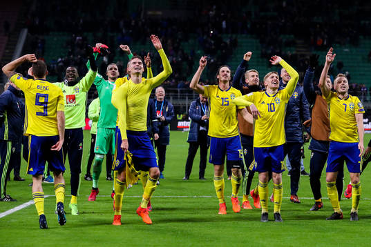 Sveriges spelare jublar