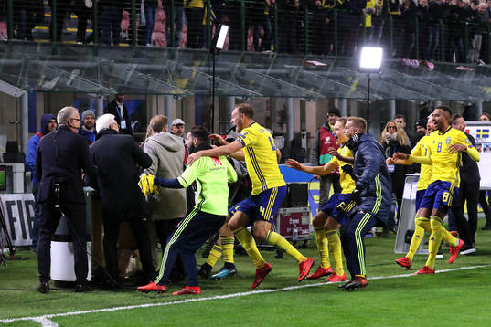 De svenska spelarna stormar Eurosports studio