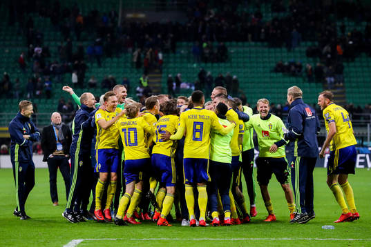 Sveriges spelare jublar