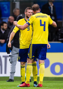 Sveriges Marcus Berg och Andreas Granqvist jublar