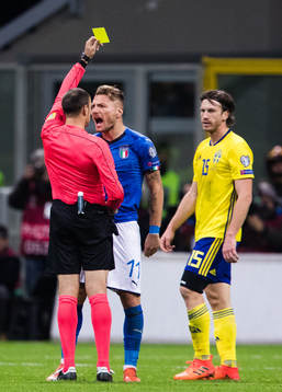 Italiens Ciro Immobile reagerar på domare Antonio Mateu