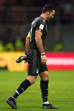 Italiens målvakt Gianluigi Buffon deppar