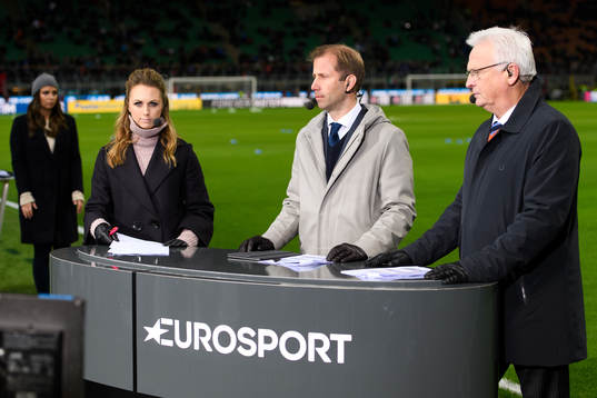 Karin Frick, Simon Bank och Hans Backe i Eurosports studio