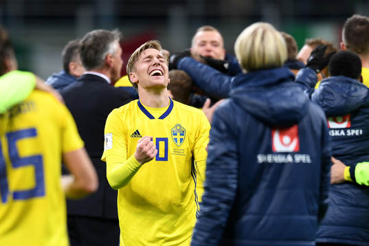 Sveriges Emil Forsberg jublar