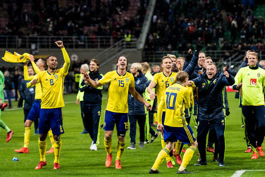 Sveriges spelare jublar
